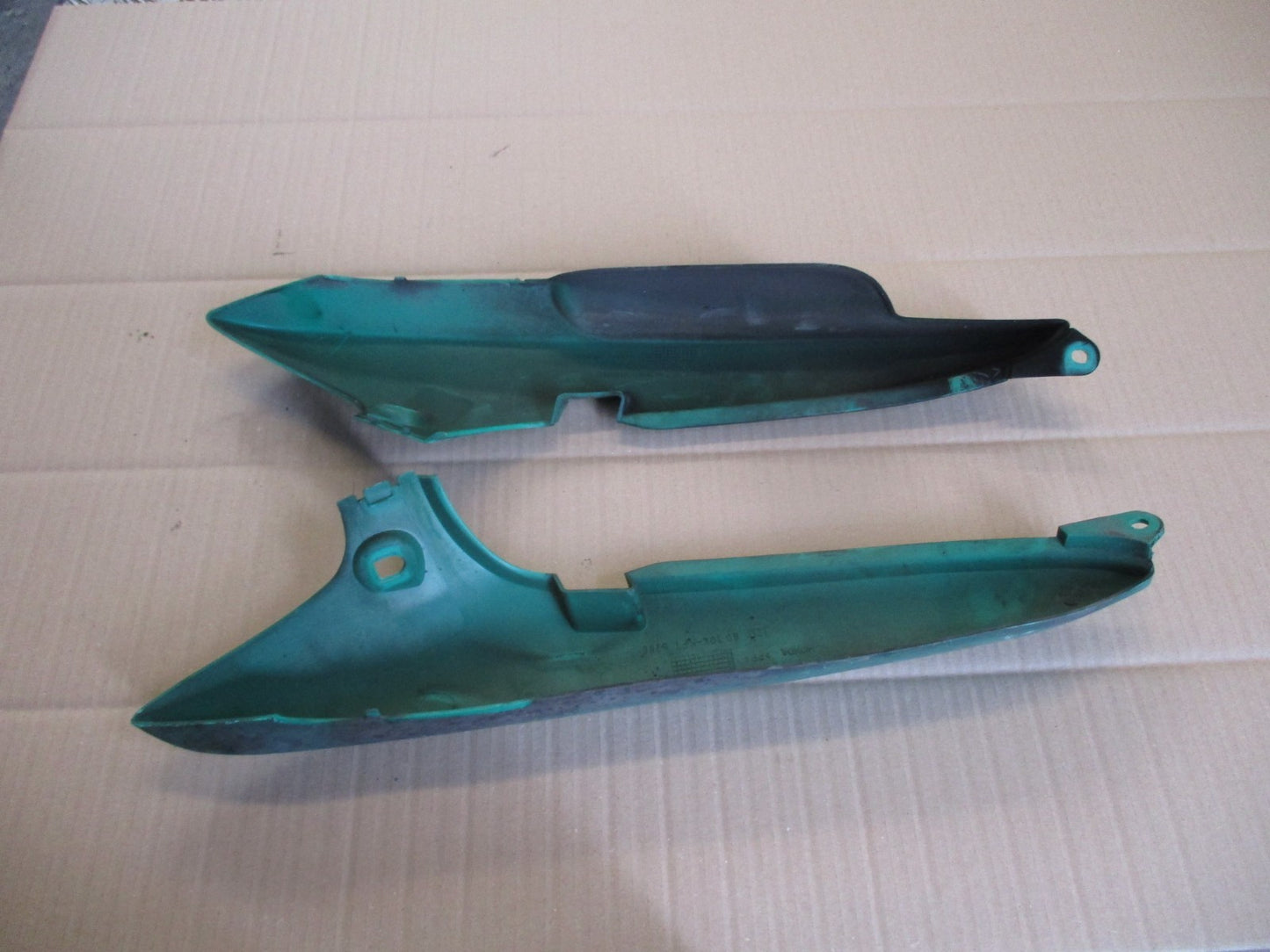 Caches arrières pour Honda 125 CLR - City Fly - JD18A