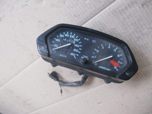 Bloc compteur compte tours pour Honda 650 NX Dominator - RD08A - 94356 kms