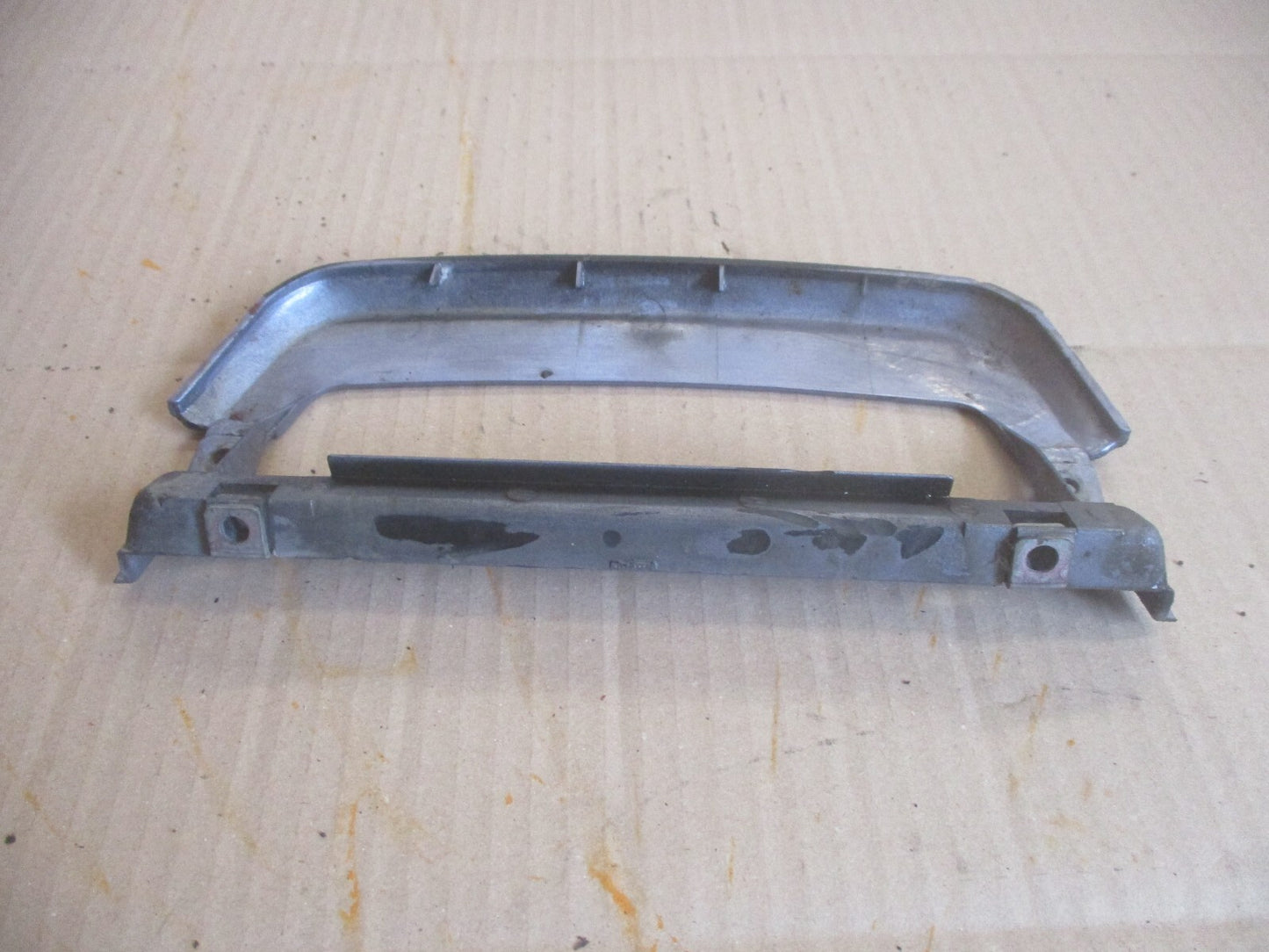 Cache inférieur de feu arrière pour Honda 750 VFR - RC36 - Type 2 - 1994/1997