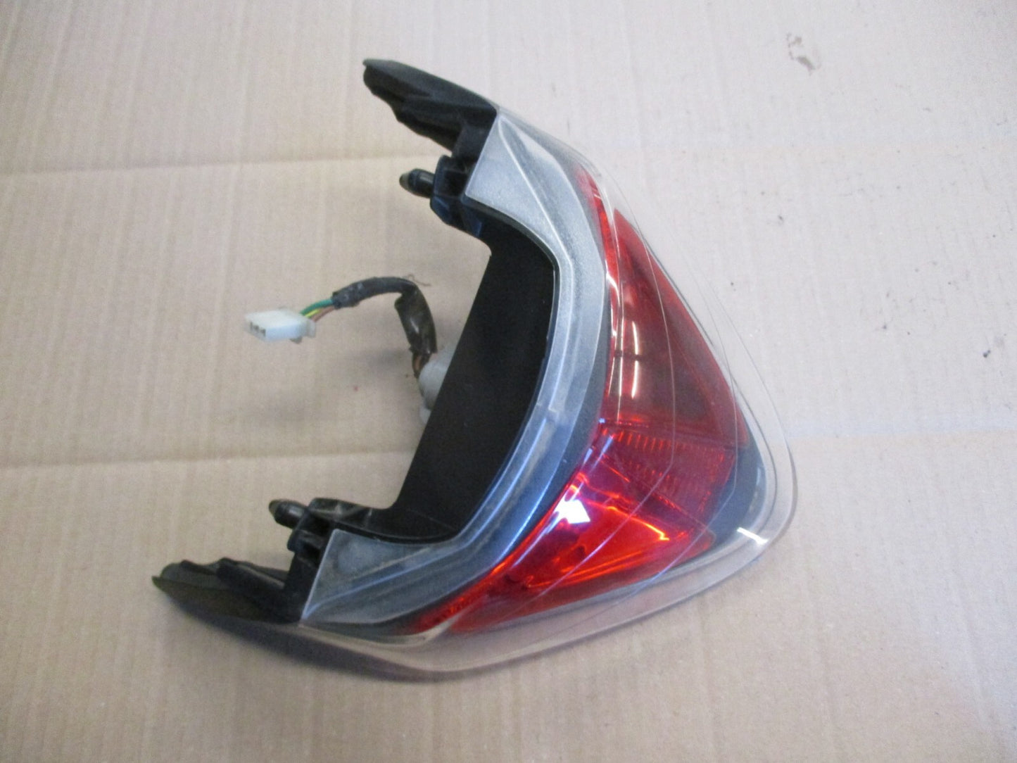 Feu arrière pour Honda 125 CBR - JC34 - 2006 - 8852 kms