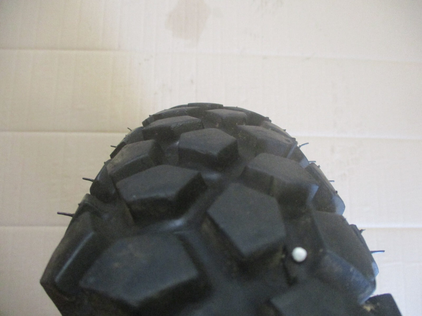 Roue arrière - pneu METZELER très peu roulé - Honda 125 XLR - JD04