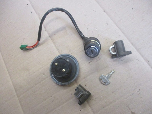 Nieman + bouchon essence + serrures pour Suzuki 125 GN - NF41A