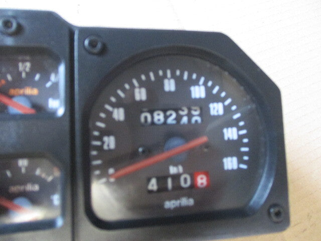 Bloc compteur compte tours 8240 kms pour Aprilia 125 Tuareg