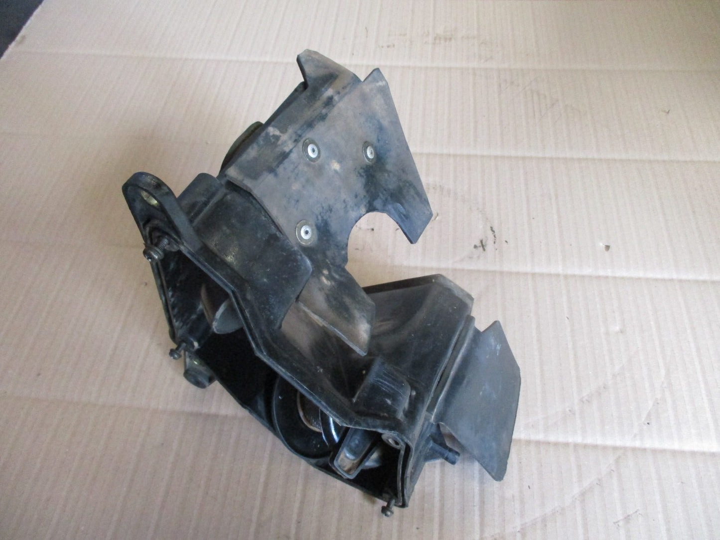 Boitier filtre à air + support mousse de filtre à air Yamaha 125 XT - 12V - 3YU