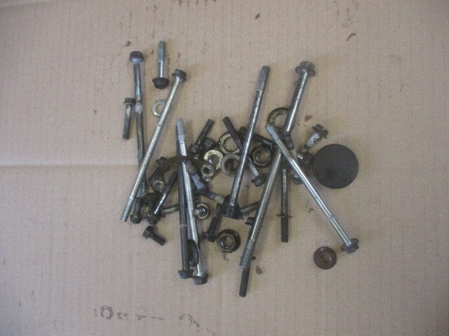 Visserie de fixation culasse et cache culbuteurs pour Suzuki 800 DR - SR43A