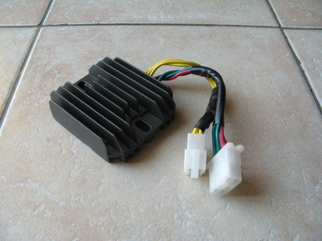 Régulateur NEUF pour Honda 600 Transalp - PD06 - PD10 - Modèle 7 fils