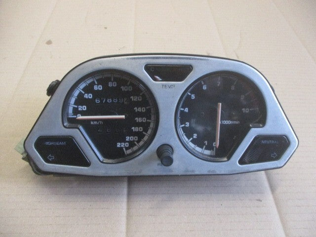 Bloc compteur - compte tours 67889 kms pour 750 XTZ - 3LD
