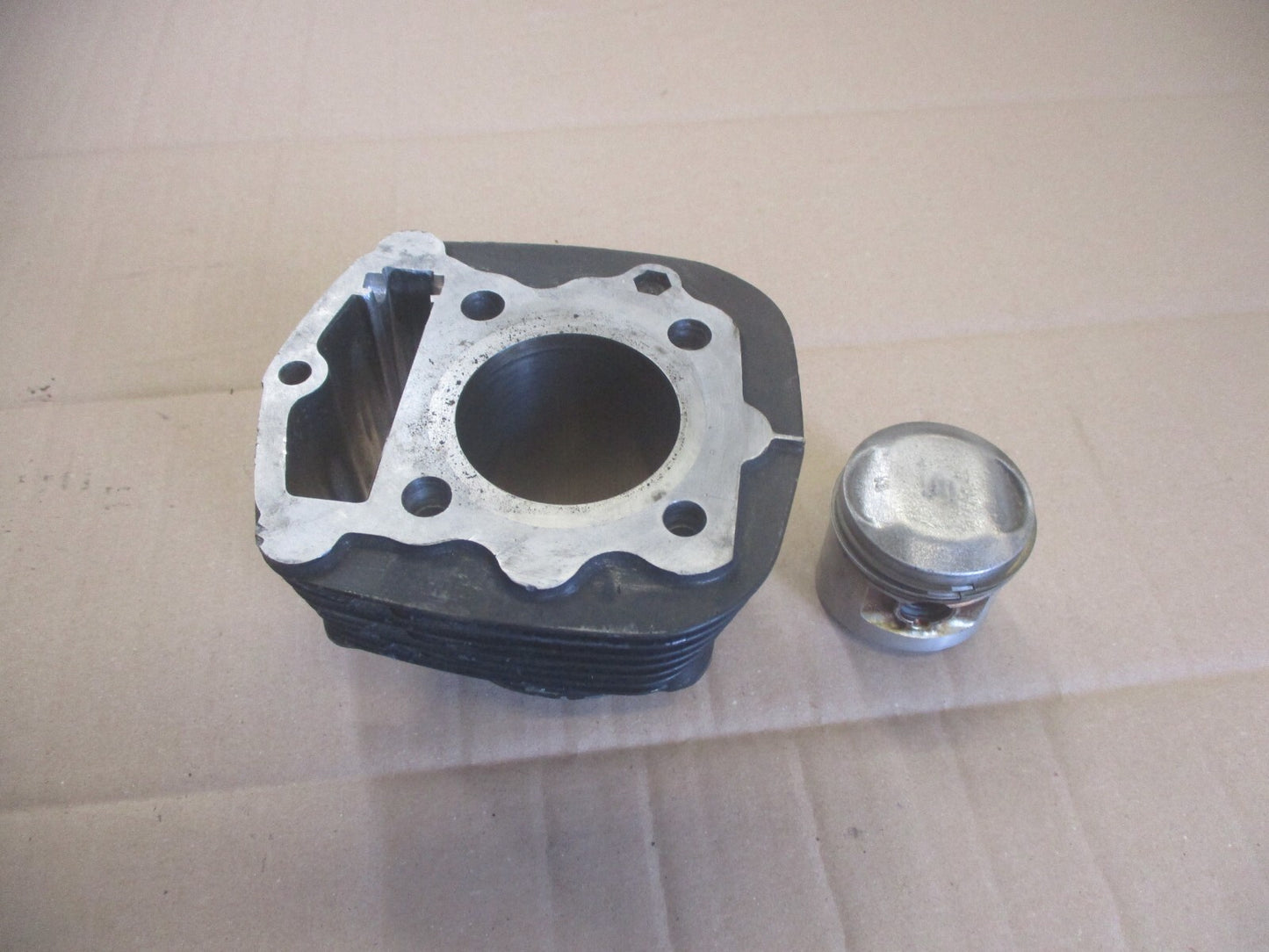 Cylindre / piston pour Honda 125 XLR - JD04