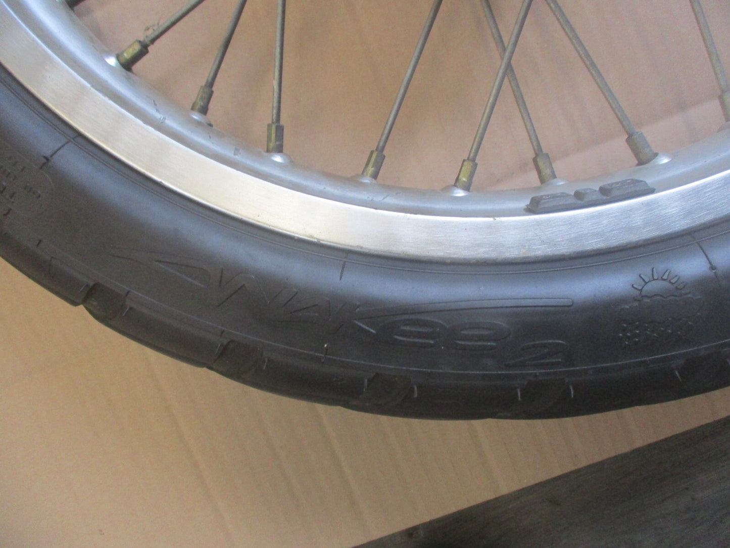 Roue avant avec pneu MICHELIN en bon état pour Honda 650 FX - VIGOR - SLR - RD09