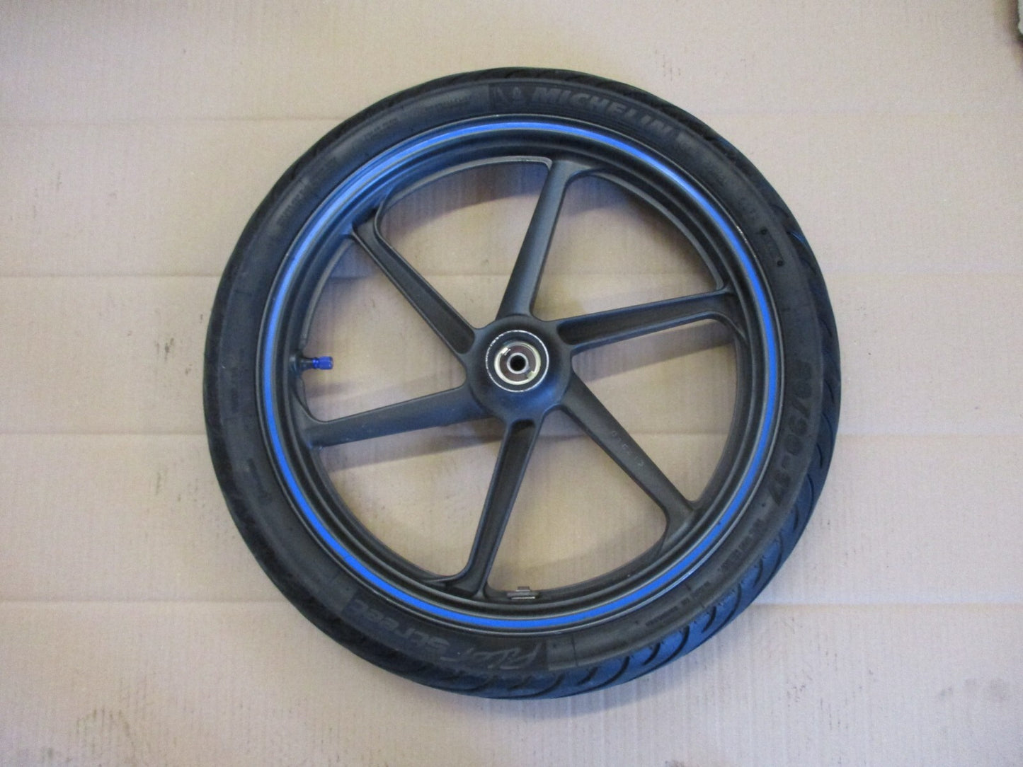 Roue avant et arrière avec pneu bon état pour Honda 125 CBR - JC34