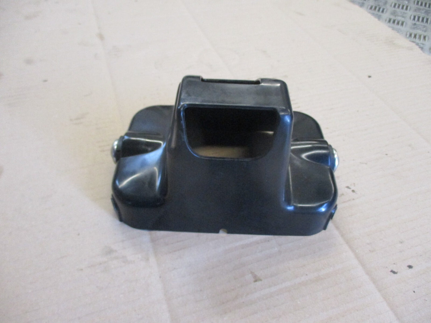 Cuvelage de phare + visserie de fixation pour Yamaha 125 TZR - 2RL
