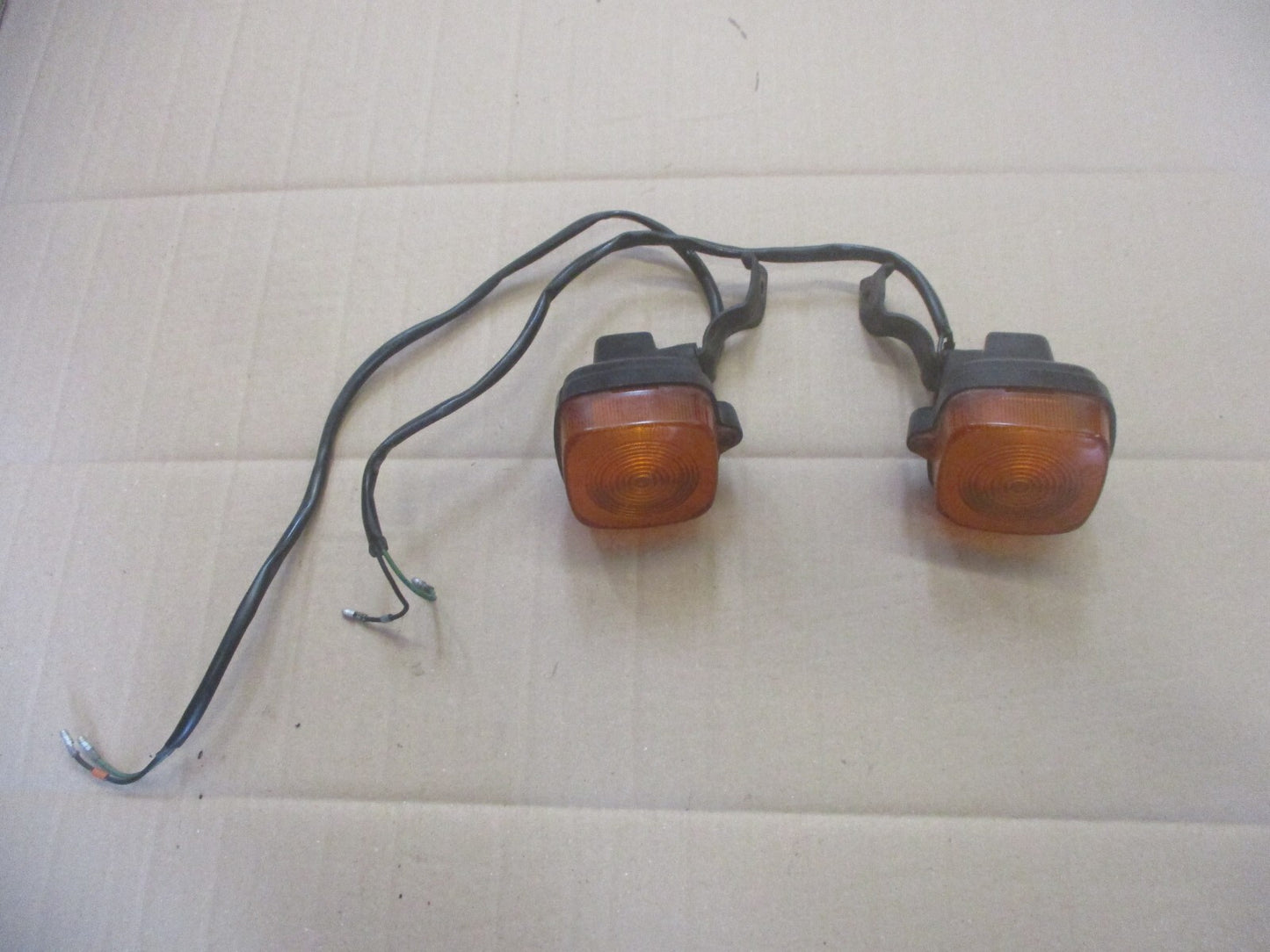 Clignotants avant pour Honda 125 XLR - JD04 - Modèle phare rond