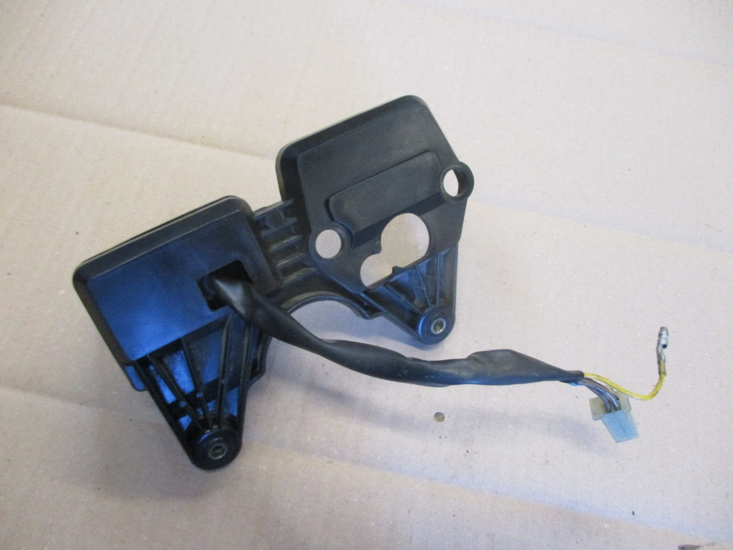 Support compteur + bloc voyants pour Yamaha 125 TW - DE01 - DE054