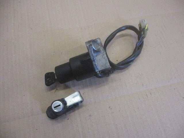 Nieman + serrure de casque pour Yamaha 125 XT - 12V - 3YU