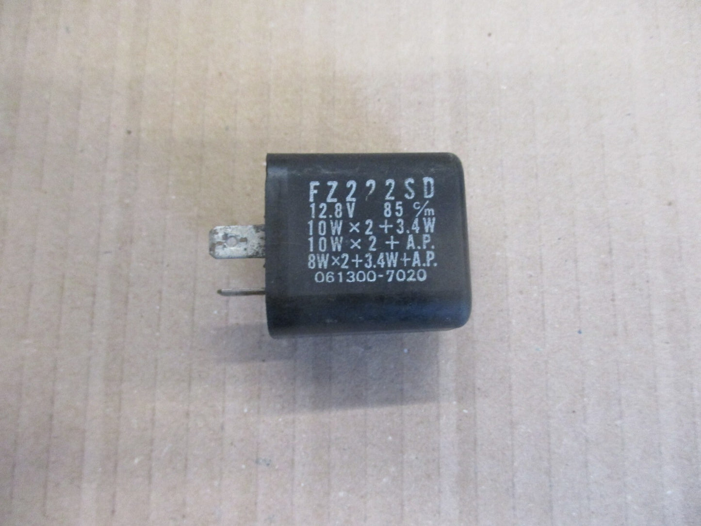 Centrale clignotants FZ222SD pour Suzuki - Honda - Yamaha - Moto Guzzi - Aprilia