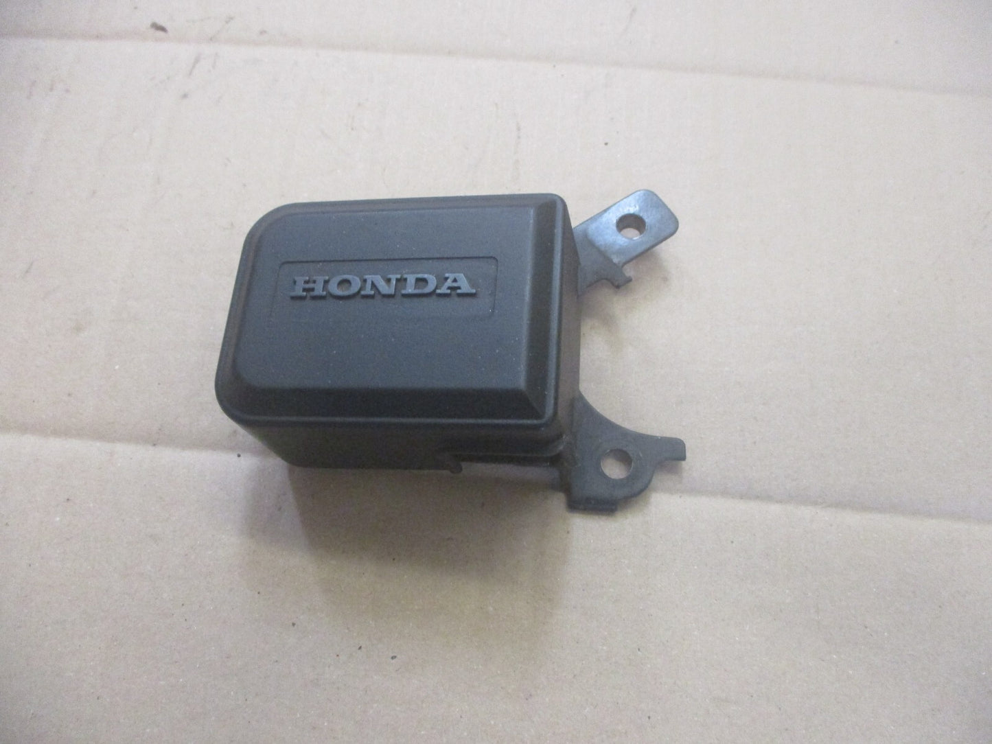 Boitier avant de circuit électrique Honda 125 XLR - JD04 - modèle phare rond