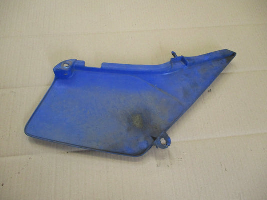 Cache latéral gauche pour Suzuki 125 DR - SF43B