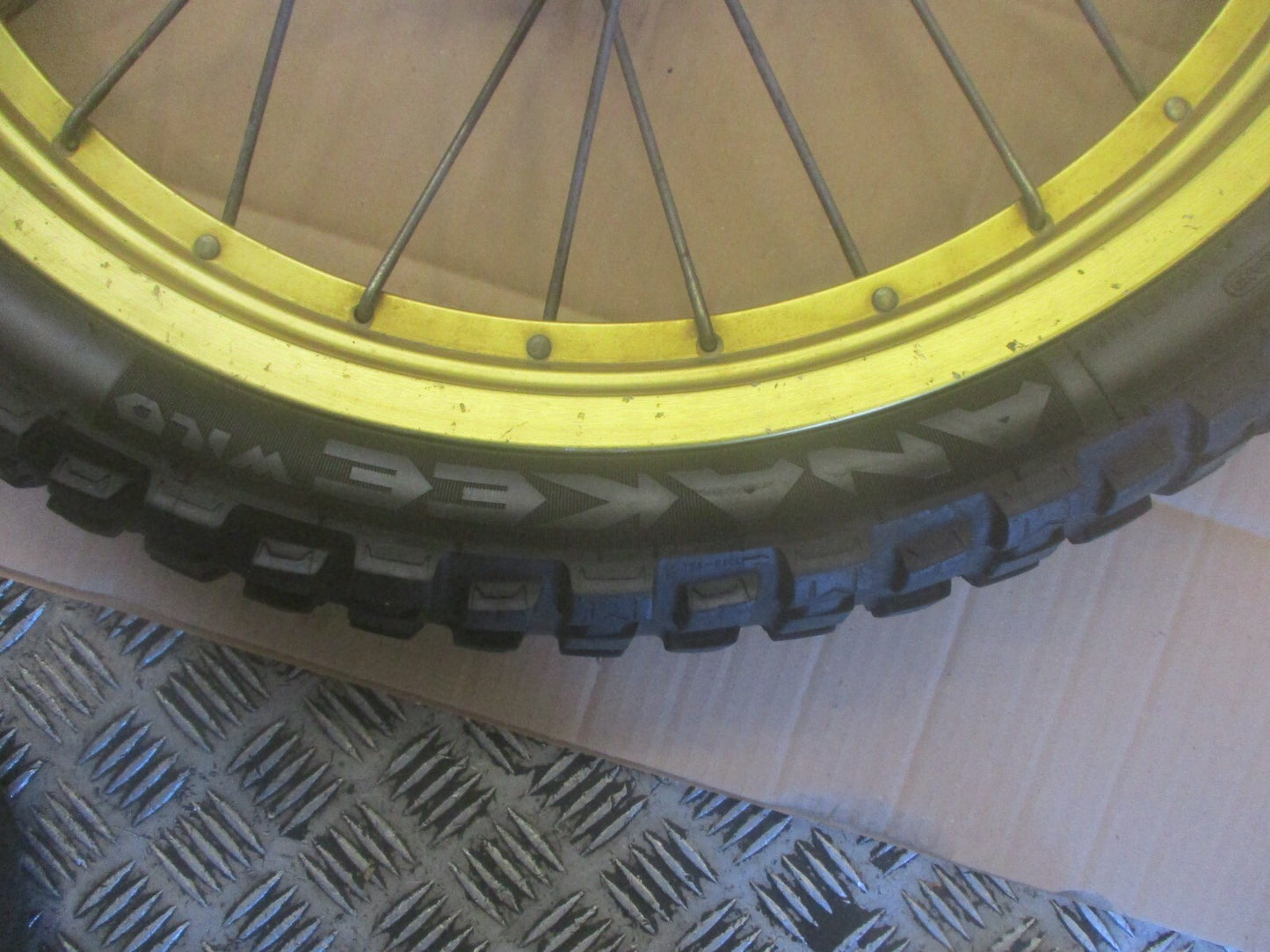 Roue avant avec pneu MICHELIN peu roulé pour Honda 600 XLL - XLM - XLLM - PD04