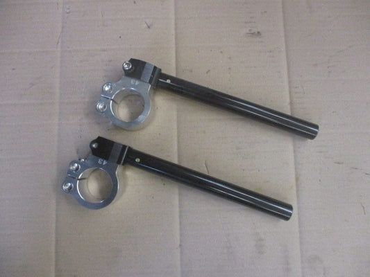 Demis guidons bracelets réglables NEUFS diamètre 43mm Honda 600 CBR ou autres