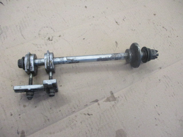 Axe de roue arrière pour Kawasaki 650 KLR - KL650A avec demarreur