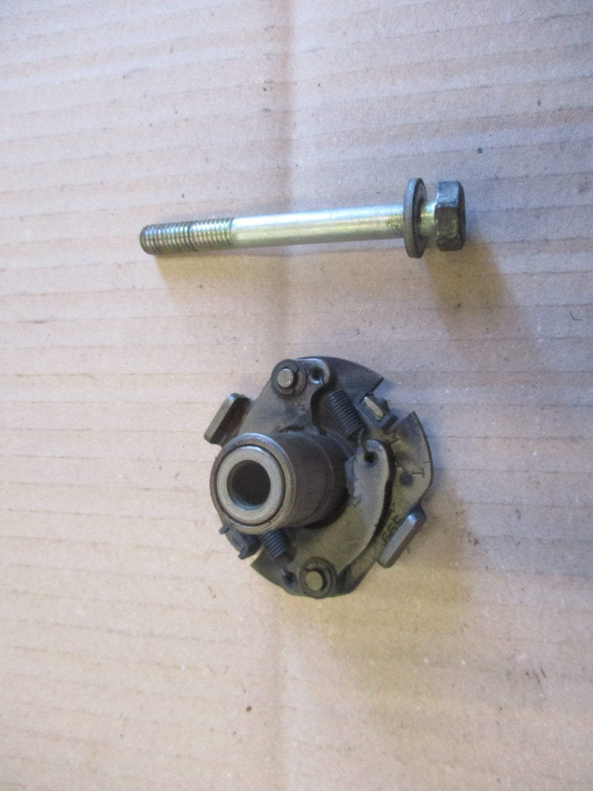 Avance centrifuge + vis pour Honda 125 CBT - CB125T - 125 Twin