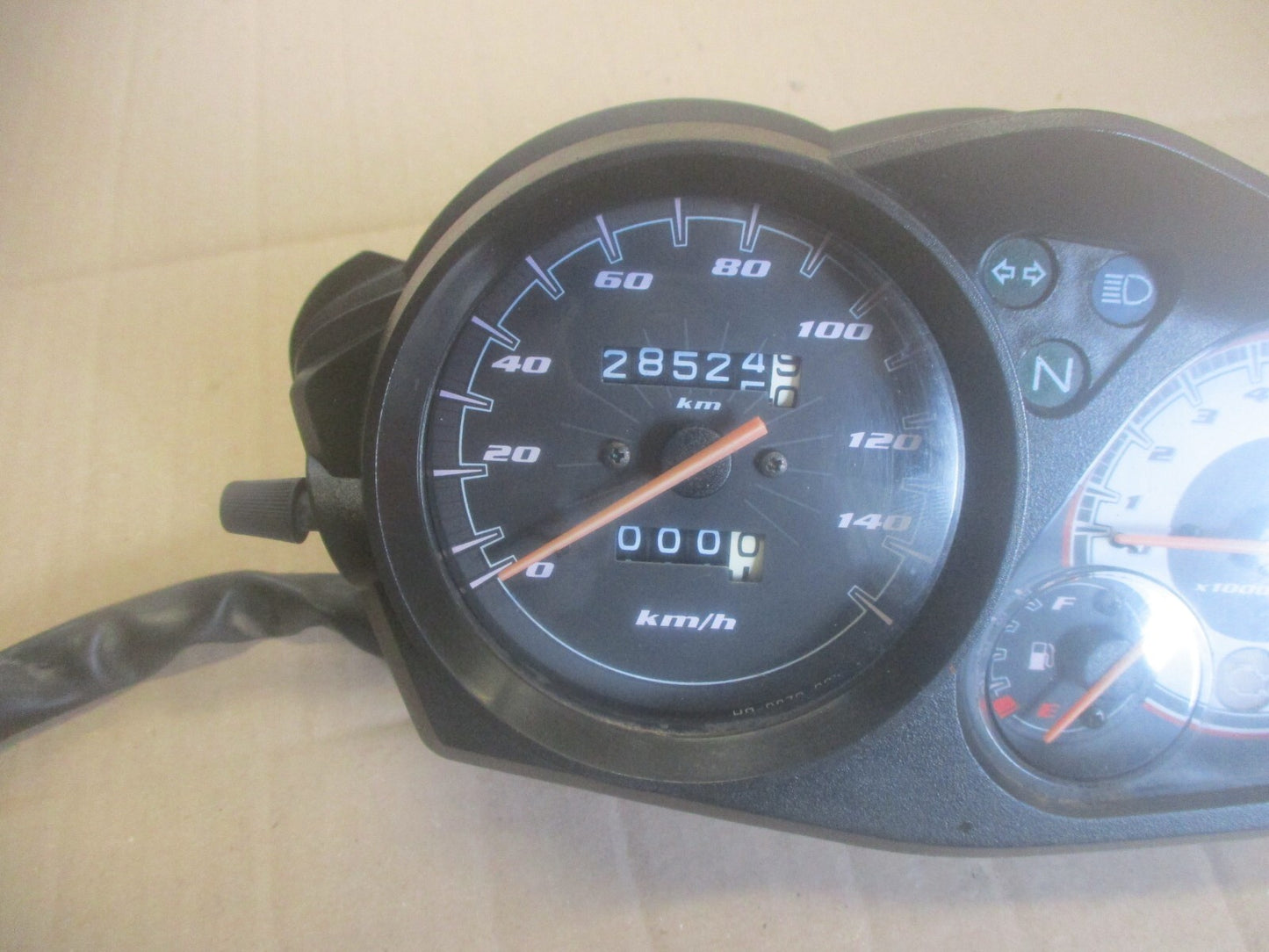 Bloc compteur compte tours 28524 kms pour Honda 125 CBF - JC40A