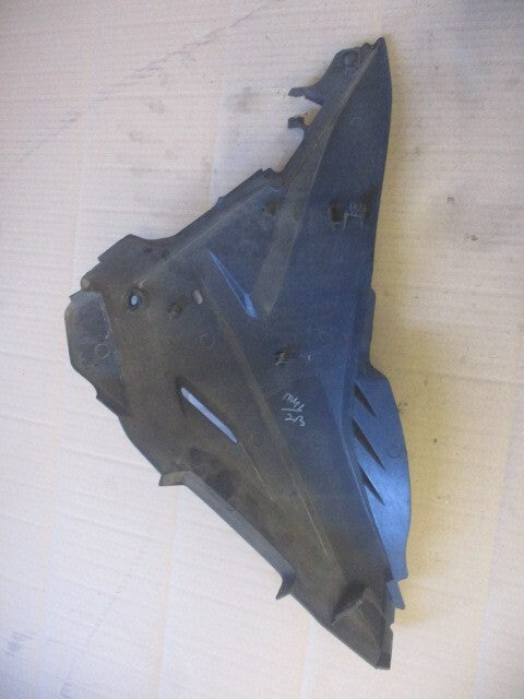 Cache latéral droit noir pour Honda 125 CBF - JC40A