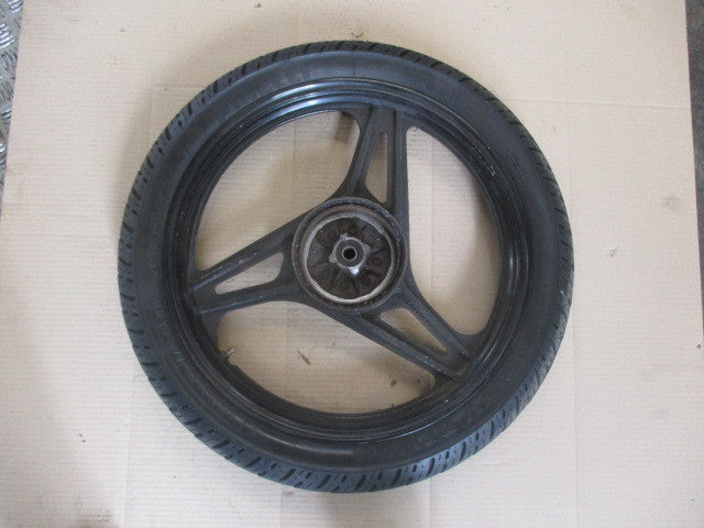 Roue arrière avec pneu très bon état Yamaha 125 YBR - RE031 - Modèle carburateur