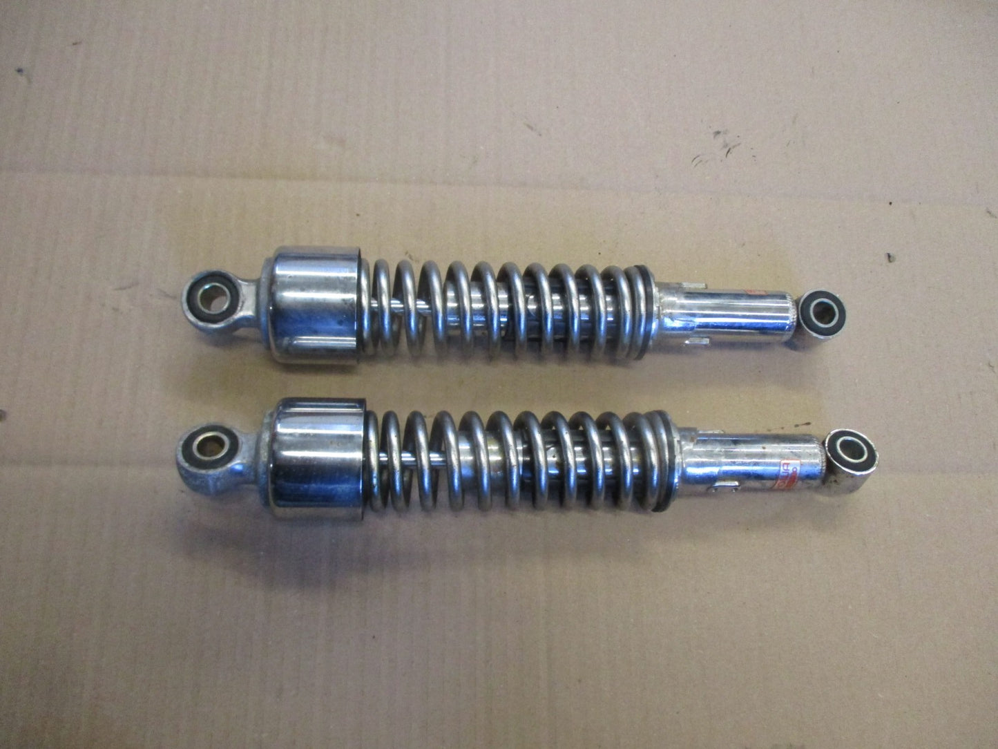 Amortisseurs arrière pour Honda 125 CM - JC05