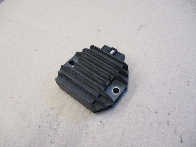 Régulateur SH6400-12 pour Suzuki 650 XF Freewind