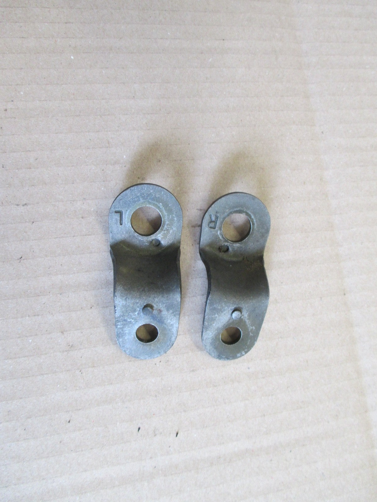 Pattes de clignotants arrière pour Yamaha 125 XT - DTLC - DTR - TDR type 3XD
