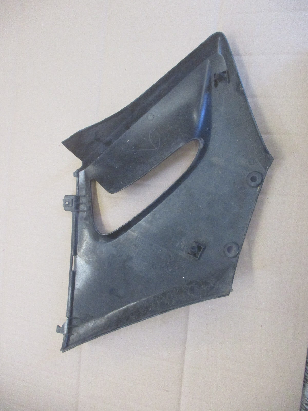 Flanc de carénage droit pour Honda 125 CBR - JC34