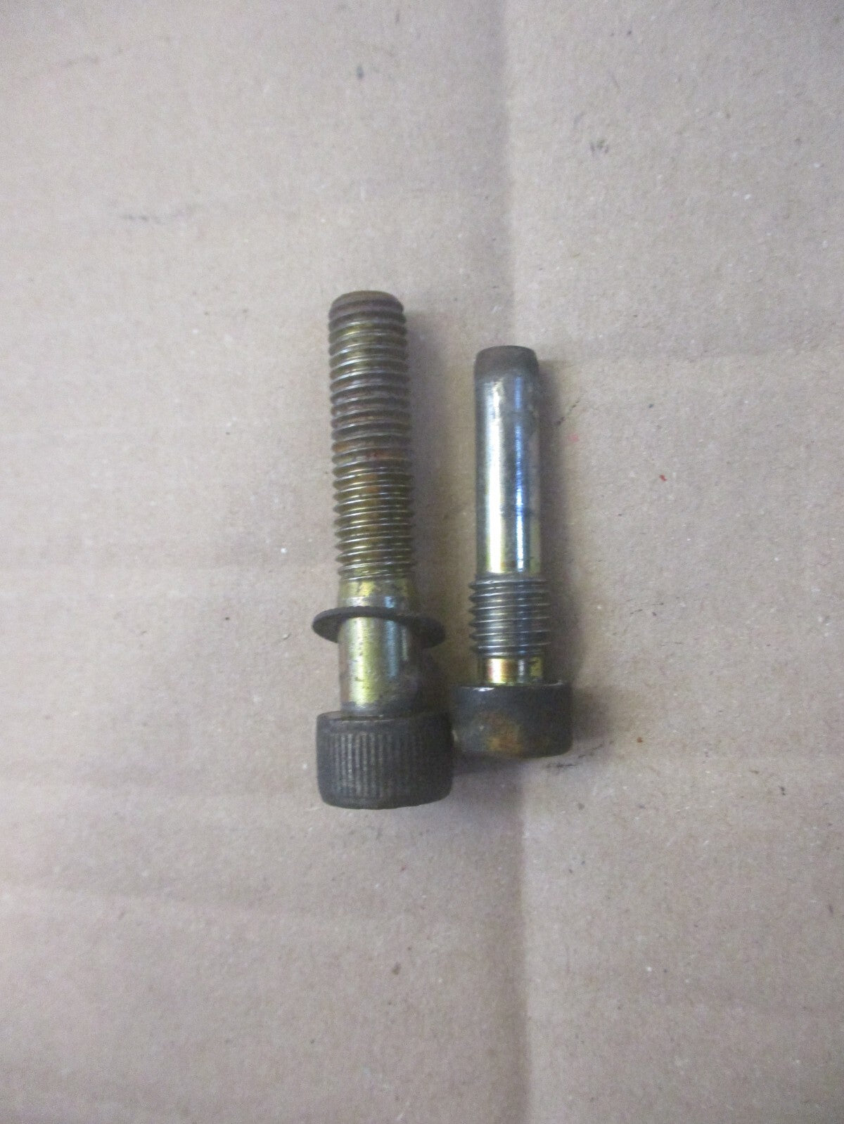 Vis de fixation étrier de frein avant pour Yamaha 125 TDR modèle 3XD