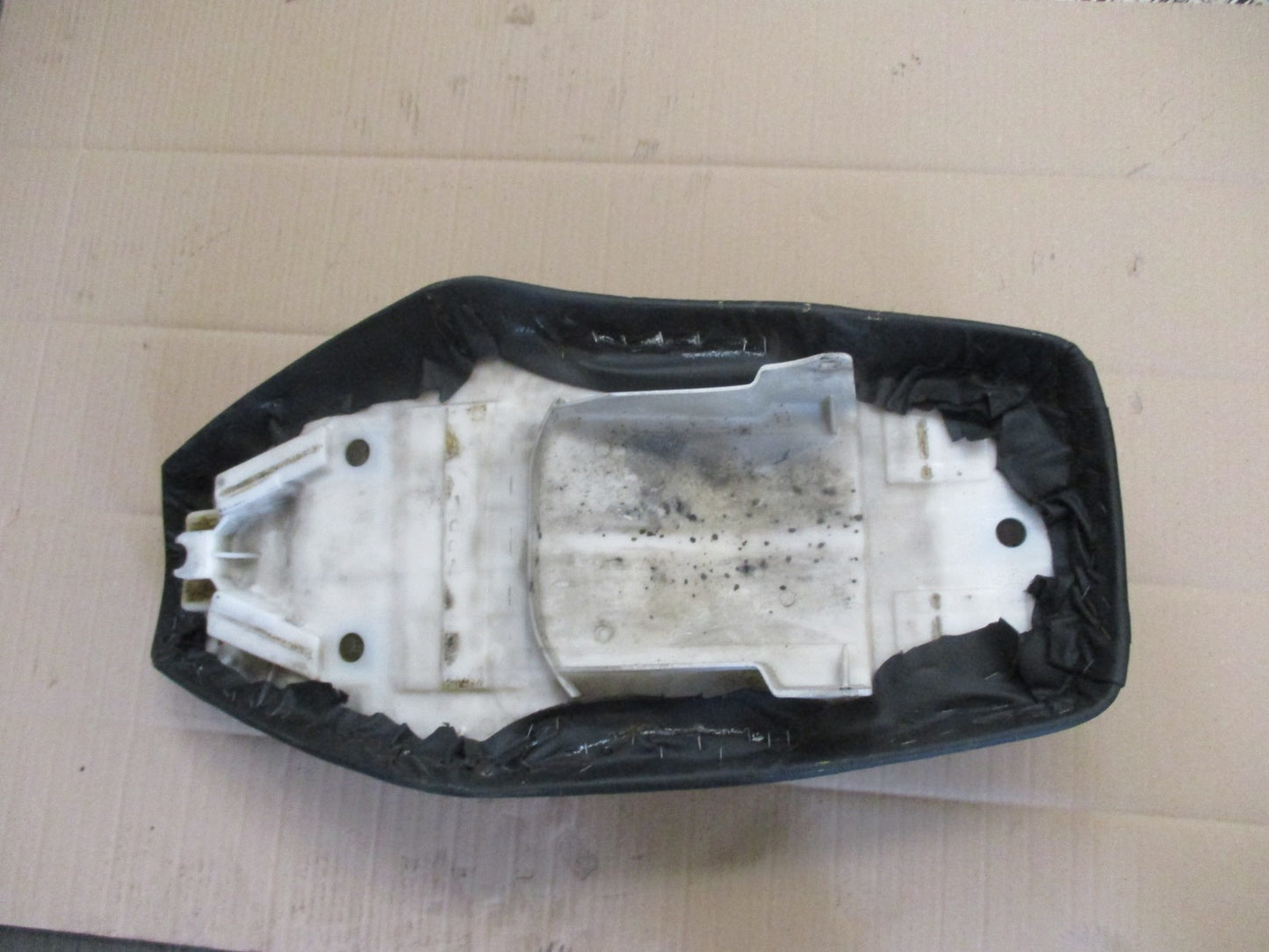 Selle pour Yamaha 125 SR - 10F