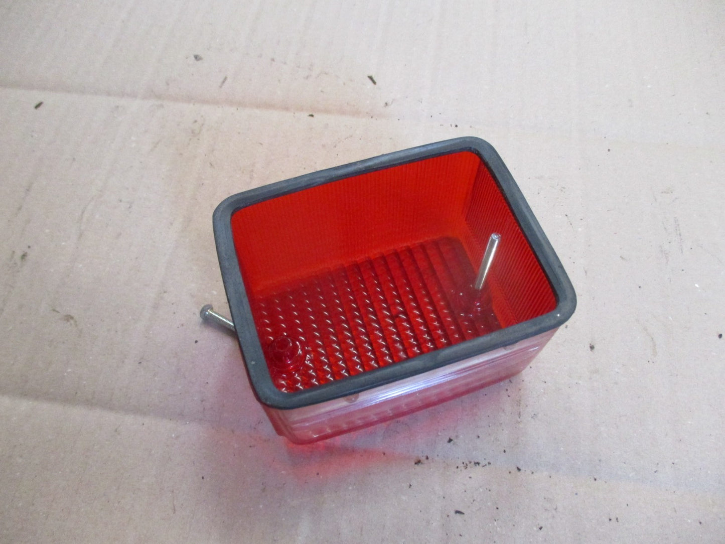 Cabochon de feu arrière + joint + vis pour Yamaha 125 DTMX - 2A8