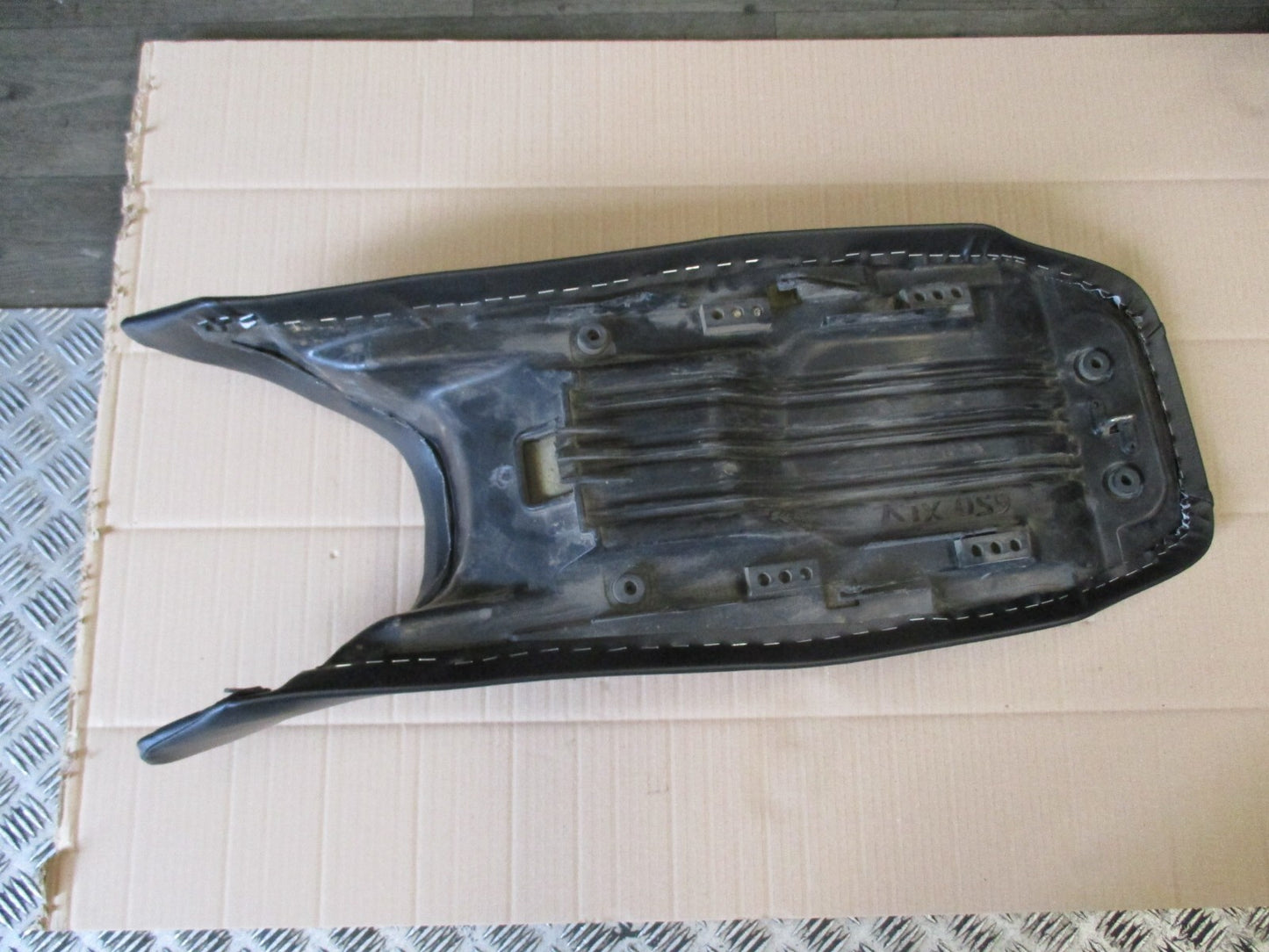 Selle refaite à neuf pour SUZUKI 650 XF Freewind