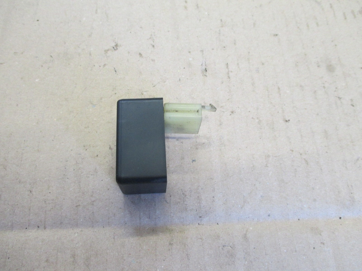 Relais de pompe essence CF318 pour Honda 750 VFR - RC24