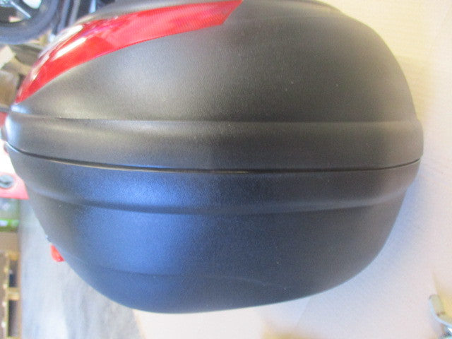 Top case + support GIVI, comme neuf, deux clés