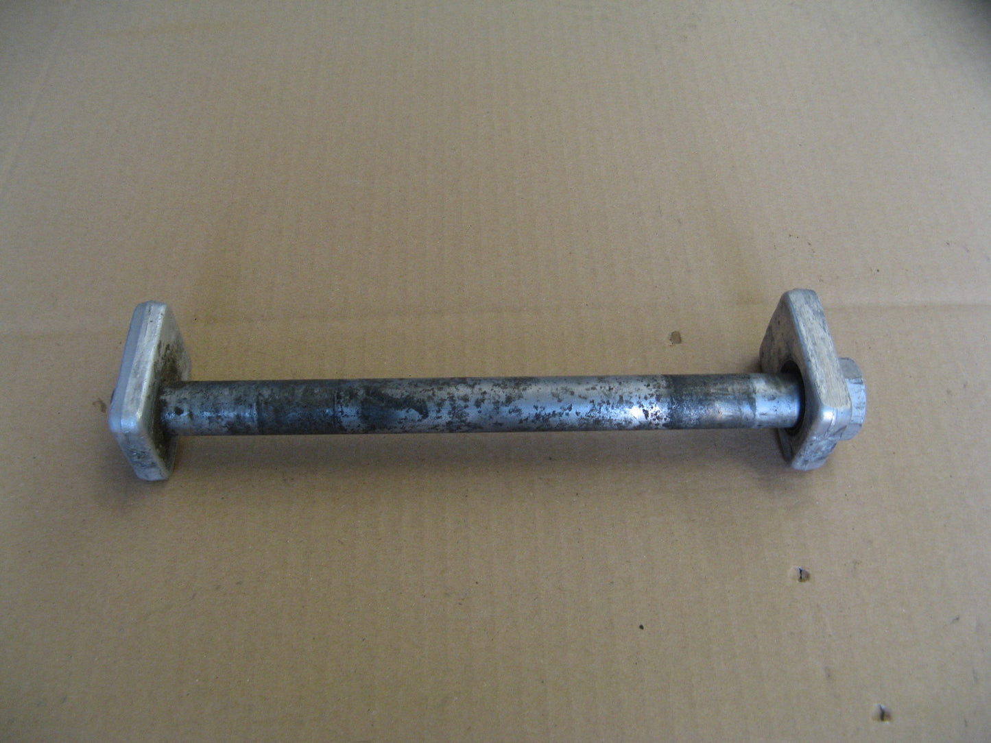 Axe de roue arrière pour KTM 125 MX GS Cross - 1990