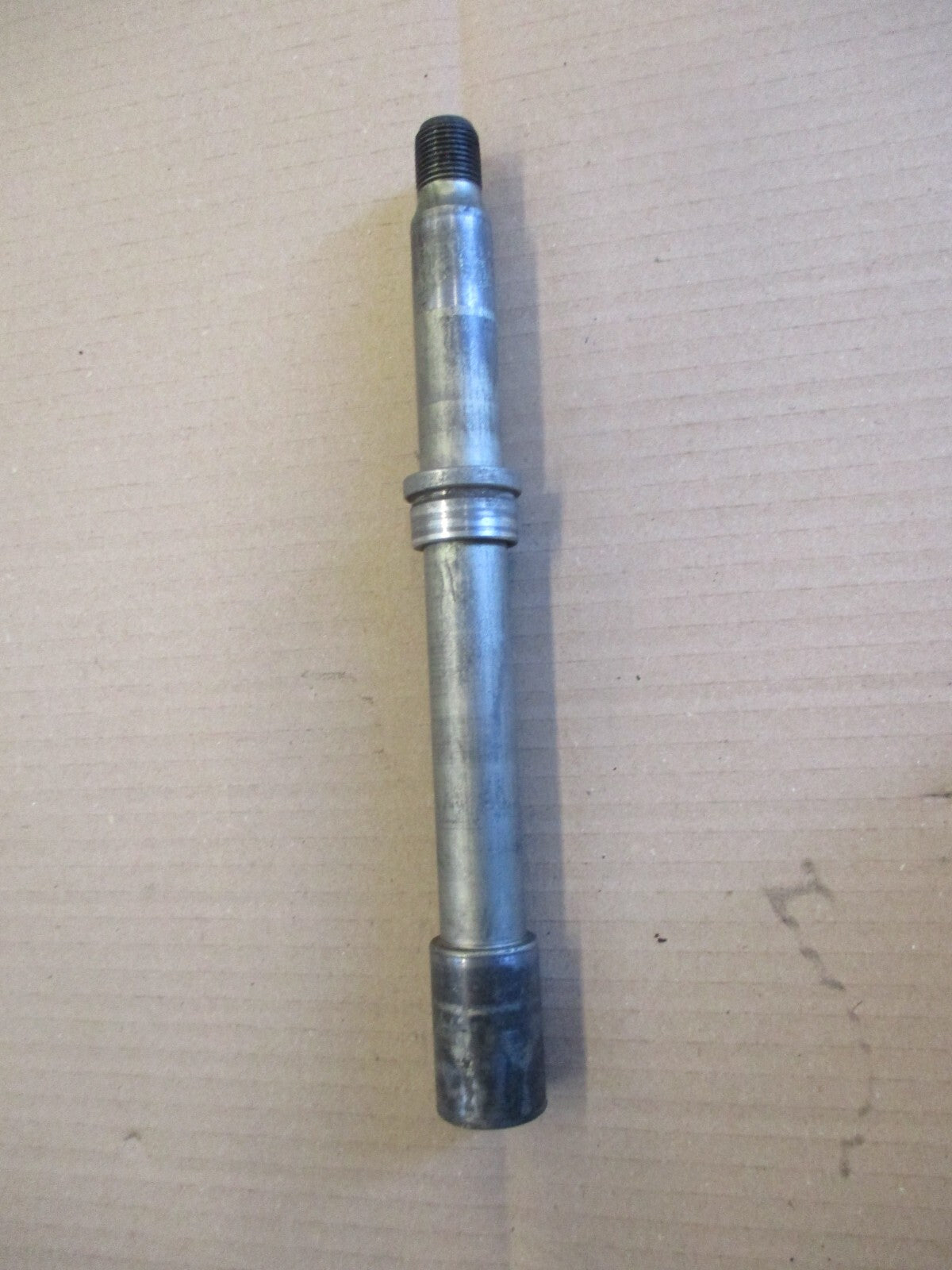 Axe de roue avant pour Yamaha 900 TDM - RN081 - 2002 / 2005 - ABS