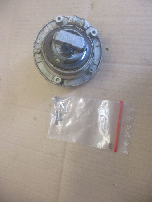 Bouchon essence à clé + vis pour Honda 750 VFR - RC24