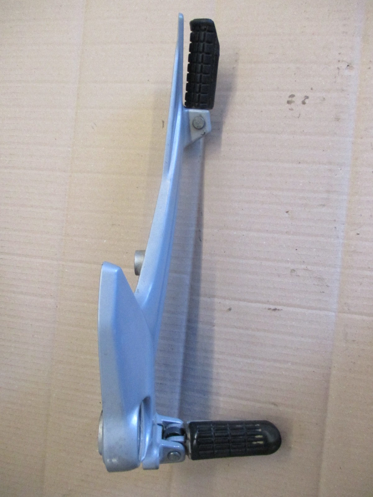 Platine cales pieds gauche pour Honda 125 XLV Varadéro - JC32