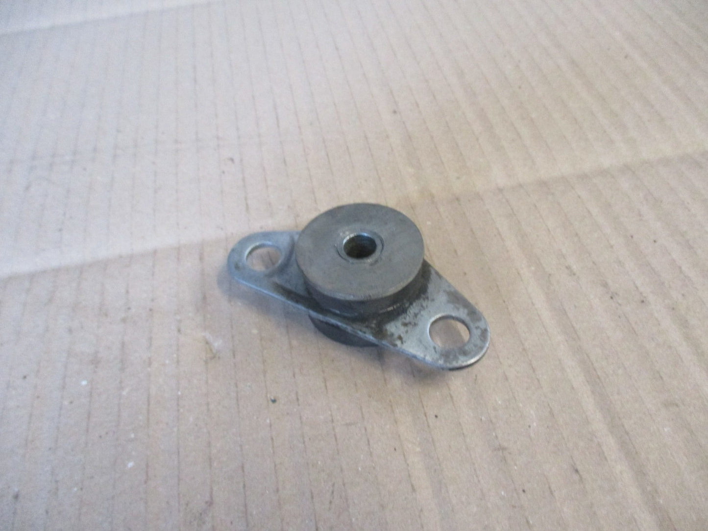Patte supérieure arrière de pot d'échappement pour Yamaha 125 DTF - DTE - 1F9
