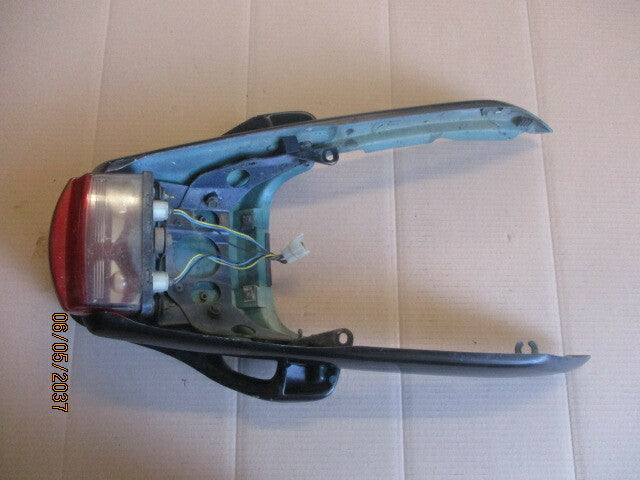 Caches latéraux + plaque + feu + barre de dosseret pour Yamaha 850 TDM - 3VD