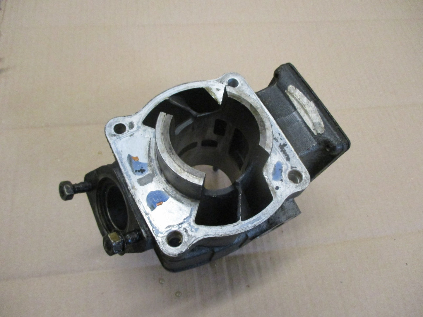 Cylindre cote 56mm à réaléser pour Yamaha 125 DTLC - 10V