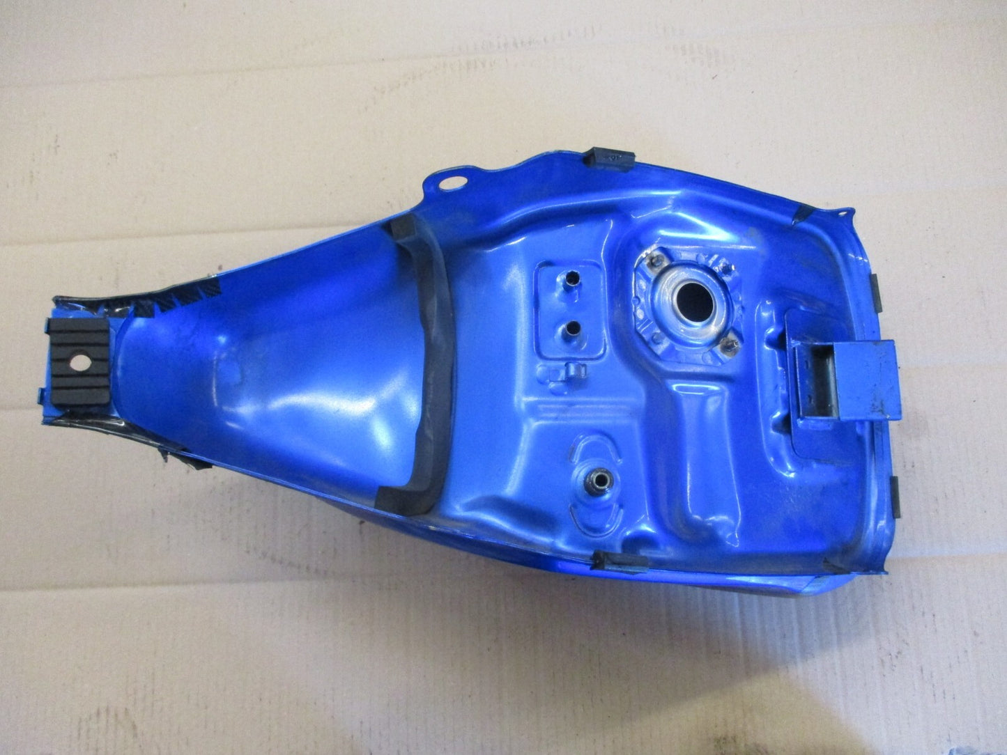 Réservoir essence pour Honda 125 CBR - JC34