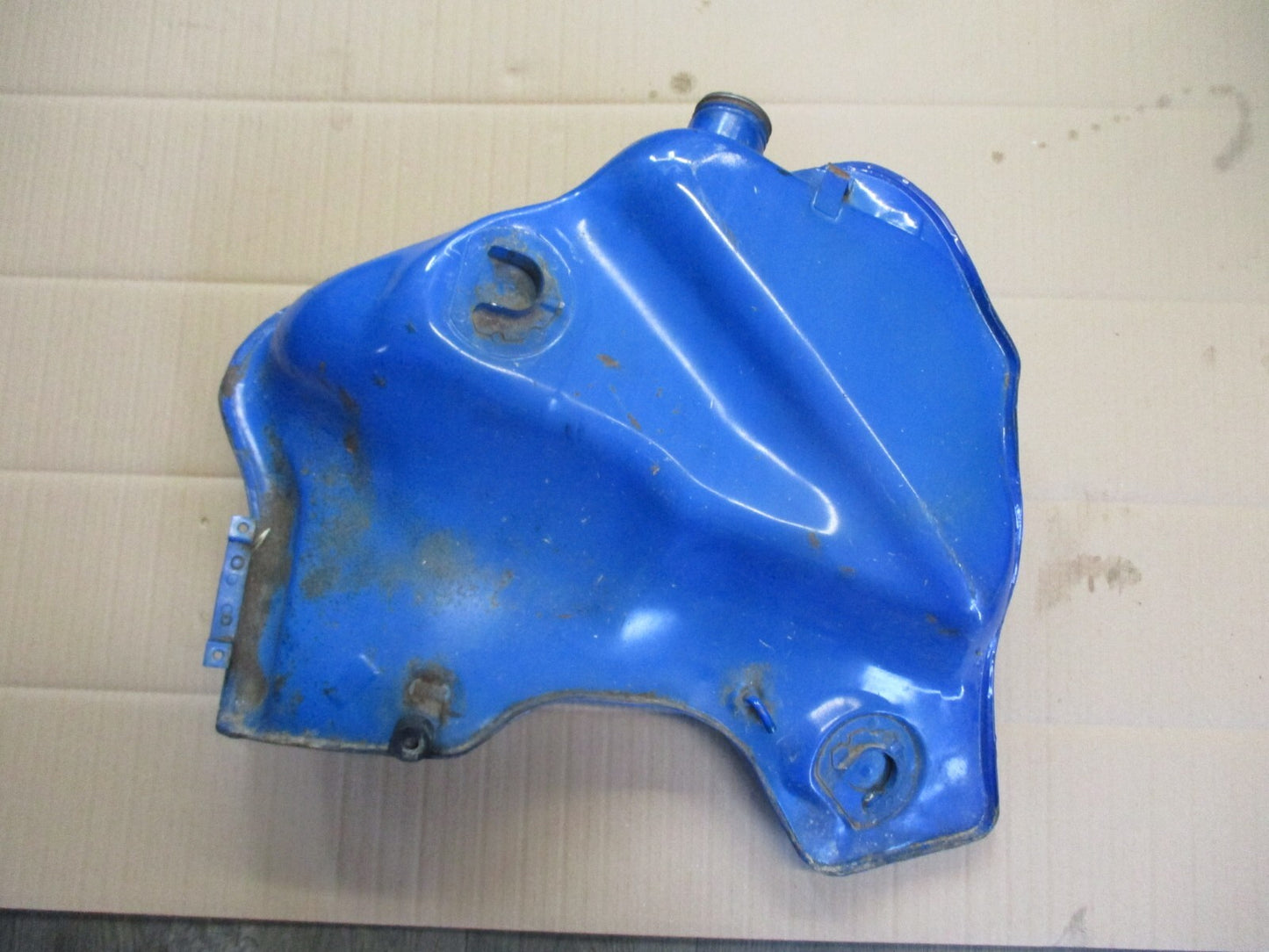 Réservoir droit et gauche pour Suzuki 750 DR - 800 DR - SR41 - SR42A