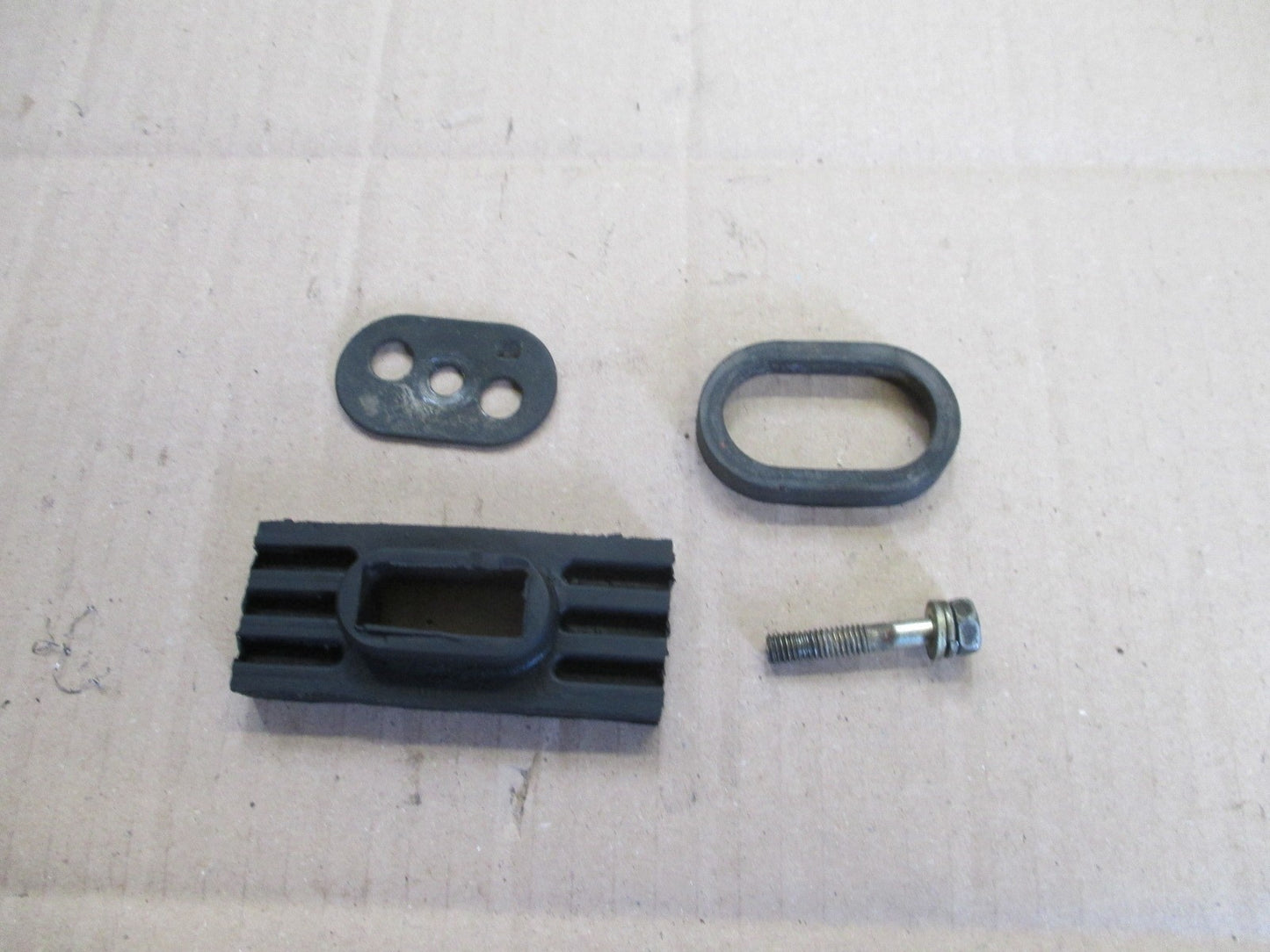 Fixation arrière de réservoir pour Yamaha 750 FZX - 2JE - 4AM