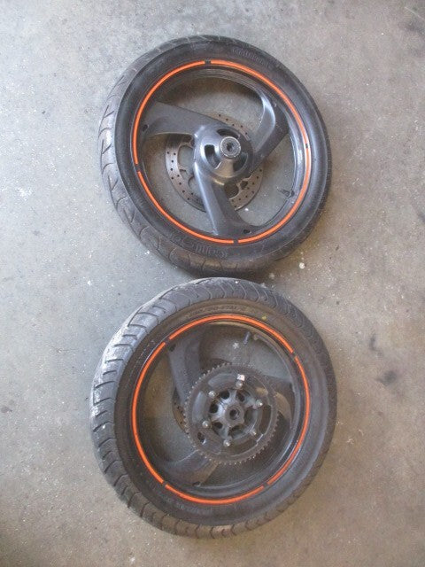 Roues avant + arrière avec pneu quasi neufs + disques Yamaha 125 TDR - 4FU - 5AE