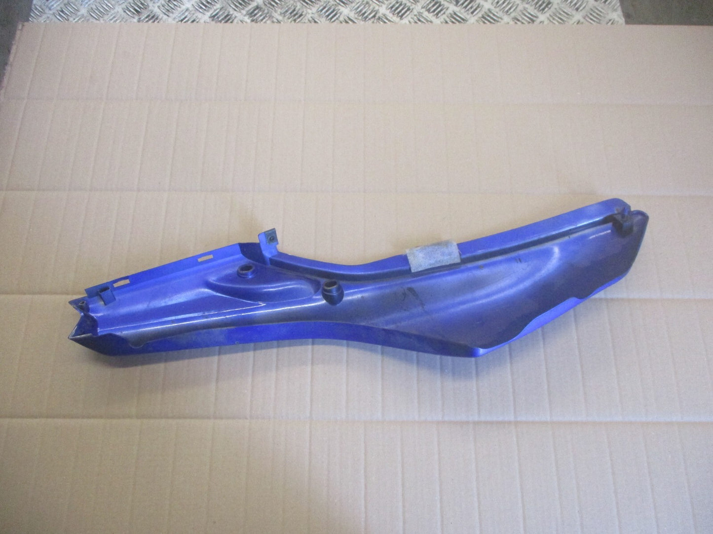 Cache latéral gauche pour Yamaha 125 TDR modèle 4FU / 5AE